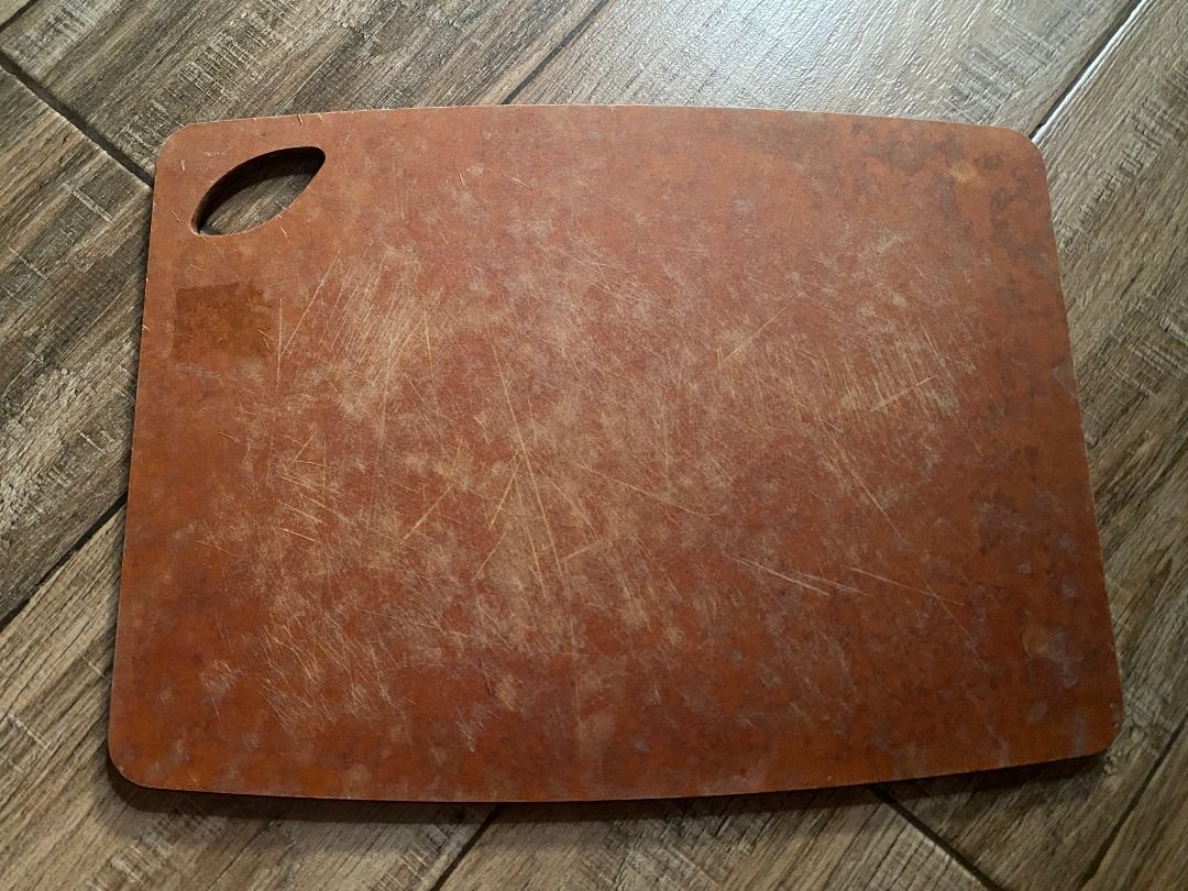 SAGE brown cutting / chopping board 9 x 12" (Category: Cookware & Accessories) located in Marikina City. Submitted by oldschooljunkies (Listing ID 1307494040, Image 2). Description: .