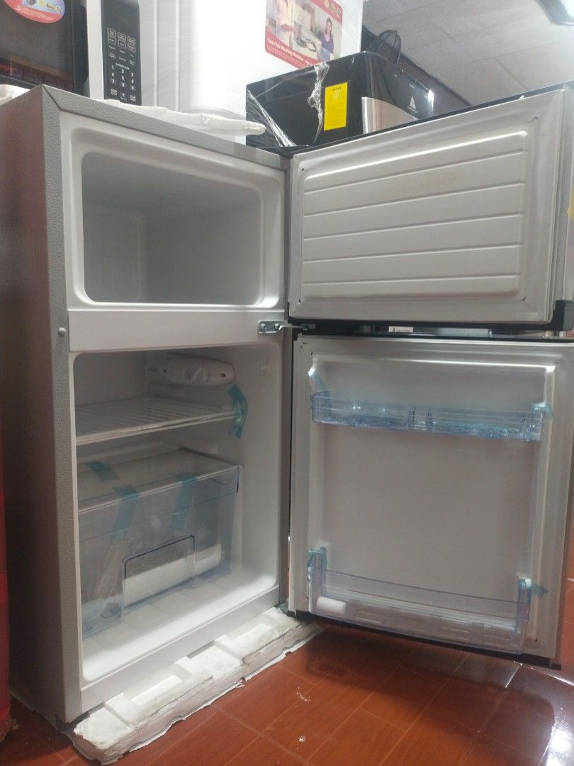 2.8cu.ft. Hanabishi Refrigerator HAMDDREF-2.8 (Category: Refrigerators and Freezers) located in Caloocan City. Submitted by camileventura123456 (Listing ID 1259542306, Image 2). Description: Php.6,900.00 ❄️Mabilis Lumamig, at Matipid sa kuryente,at pwede bitbitin at ilipat kahit Saan. Brandnew Hanabishi 2Door Refigerator HAMDDREF-28. Pang CONDO TYPE,HOSPITAL,and HOTEL. Description💯 ✅2.8 cubic feet. ✅Direct Cool Frost. ✅Top mounted fridge. ✅Mecha