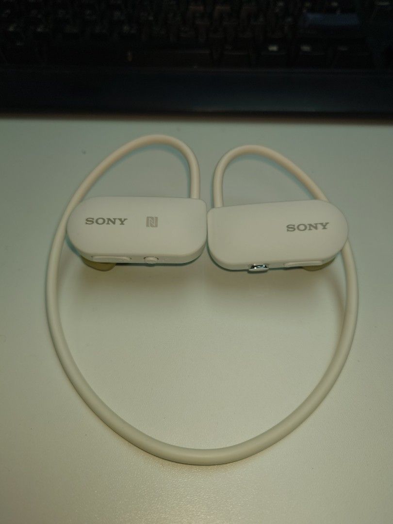 絕版Sony Smart B-Trainer MP3 防水運動耳機SSE-BTR1 (白色), 手提電話 
