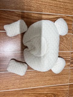 Baby head shaping pillow