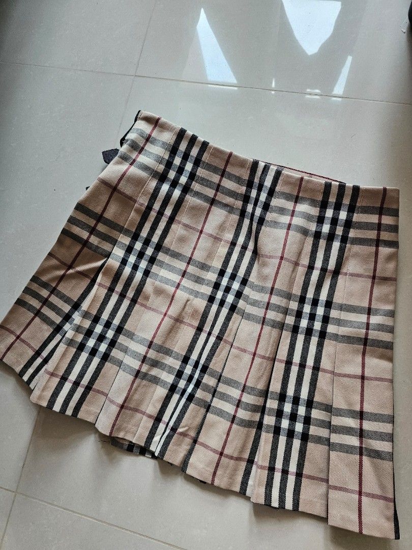 Burberry Pleated Classic Checkered Skirt with Belt