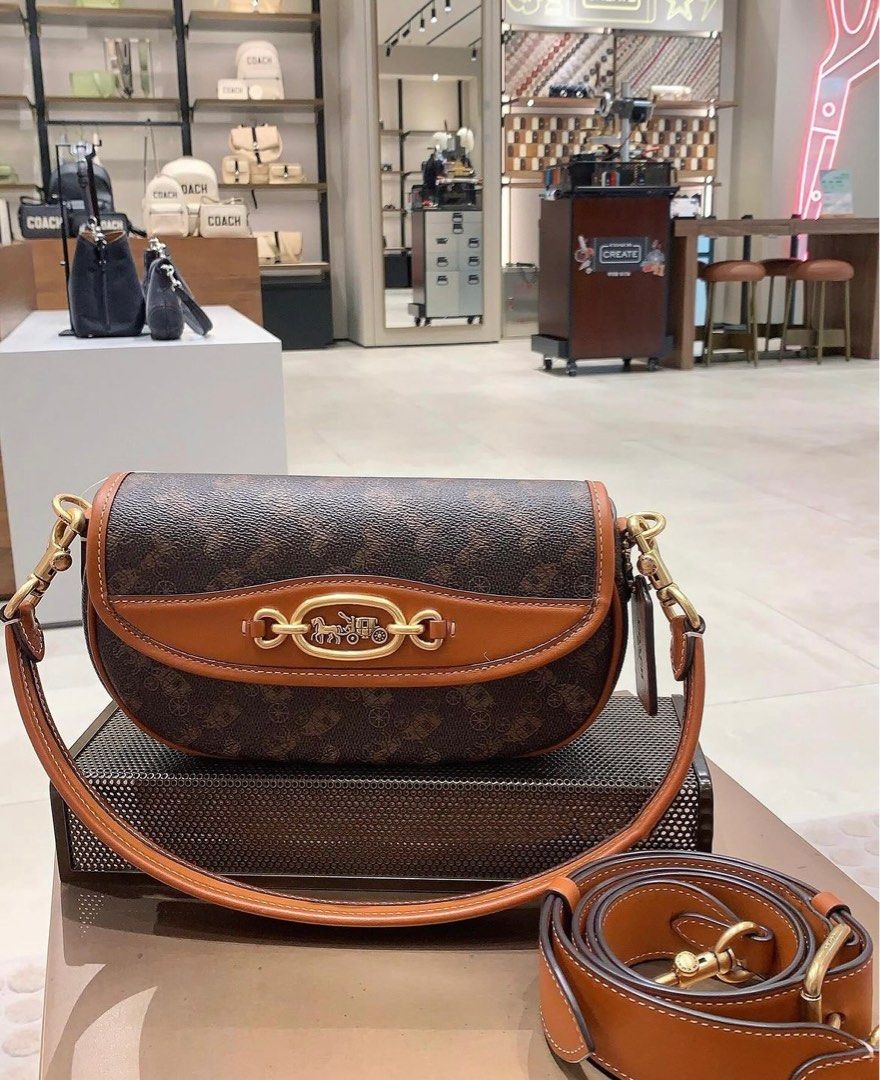 Coach kat crossbody with farour horse and carriage print