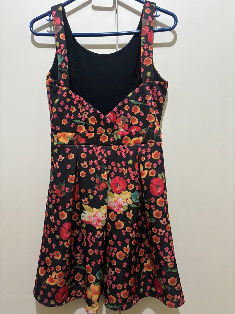 Cocktail dress (Category: Dresses) located in Davao. Submitted by allthatstuff (Listing ID 1307534220, Image 3). Description: L 31 inches W 12.5 inches (waist when laid flat) Used for only once, still in good condition RFS: does not fit anymore Payment plus SF if delivery.