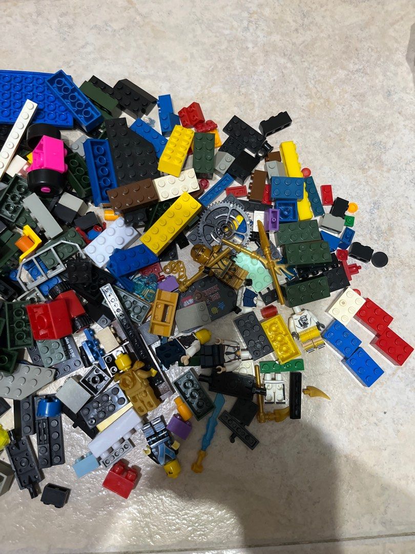 Compatible Lego mega bloks lot with minifigures