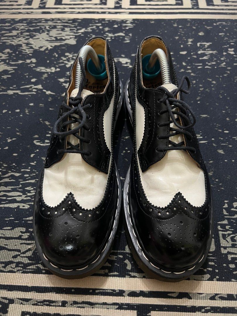 Doc marten black and white wingtips top