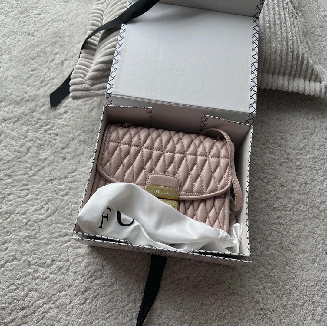 FURLA metropolis gold chain Women s Fashion Bags Wallets Shoulder Bags on Carousell