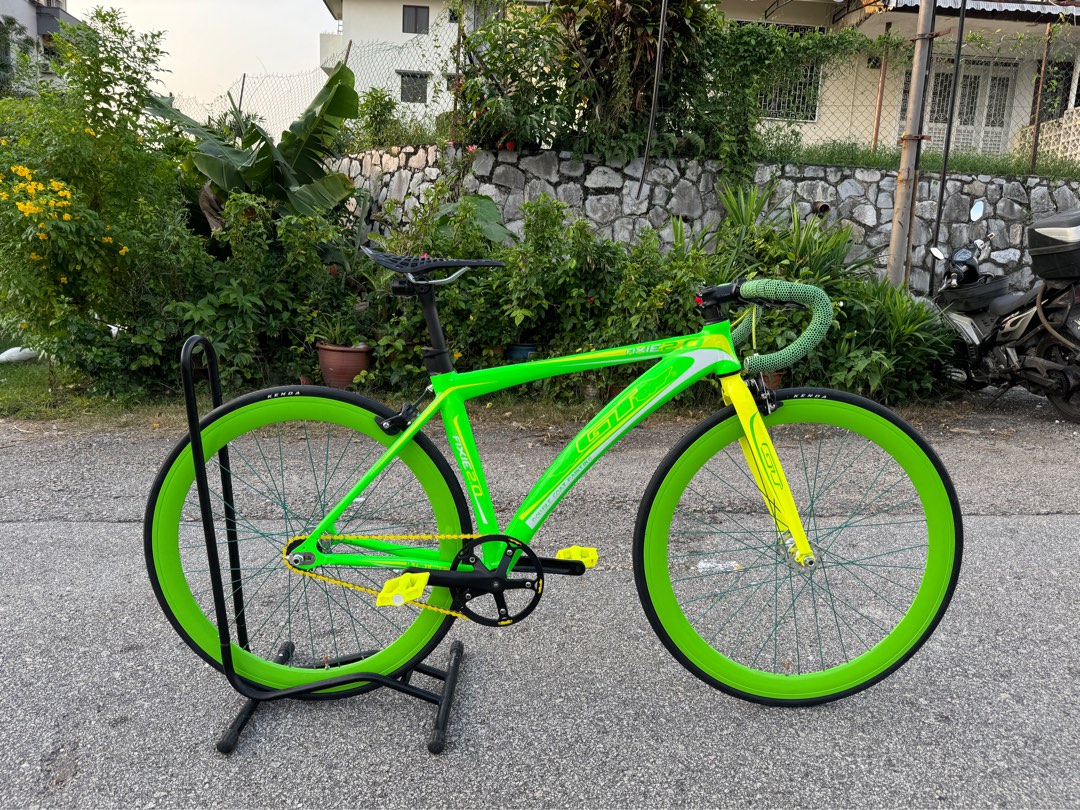 GT fixie fixed gear bike aluminium and carbon