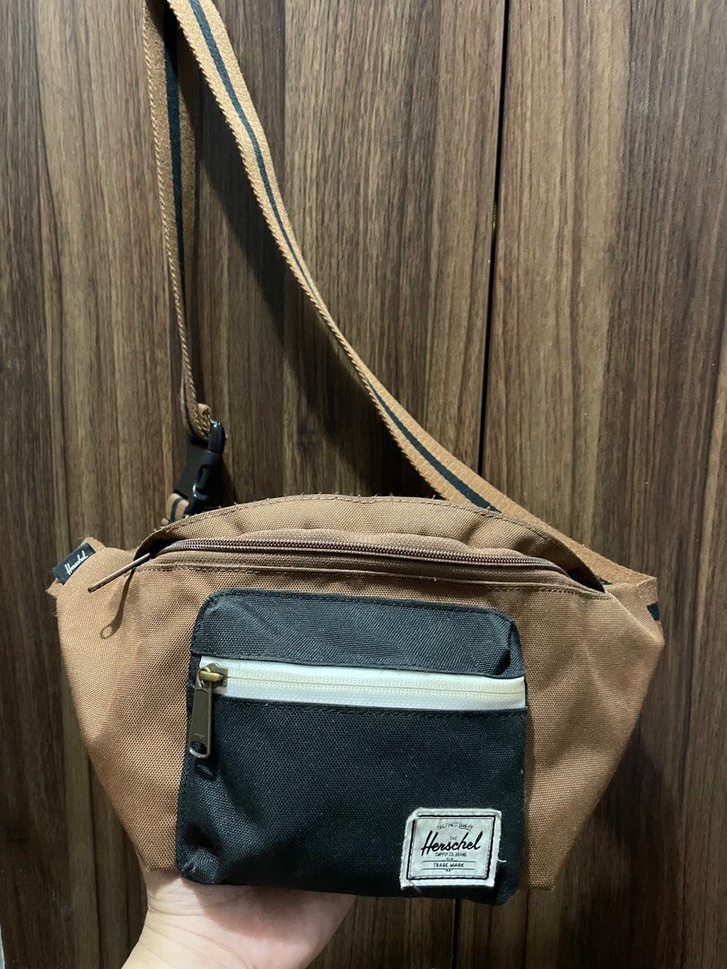 Herschel seventeen clearance