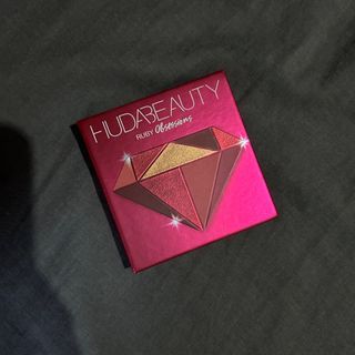 Huda Beauty Ruby Obsessions Eyeshadow Palette