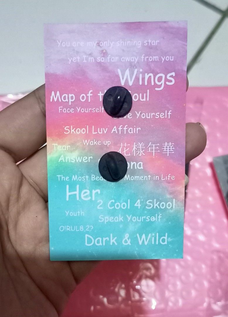 JK GoGo (BTS) Enamel Pin (Category: K-Wave Merchandise) located in Bacolod City. Submitted by trolleys_turtle (Listing ID 1307485748, Image 2). Description: Jungkook GoGo Enamel Pin by: Aphelionpins *Condition: 9/10 FROM: OVERSEAS (CANADA, USA, AUS, ETC.) RFS: NEED FUNDS +FREEBIES MOP: GCASH/MAYA *I accept offers for multiple purchase ONLY *NO LOWBALLERS.