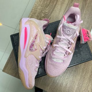 (Category: ) located in . Submitted by snkr_hype (Listing ID 1307441308, Image 1). Description: .