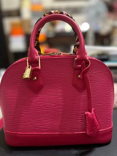 (Category: ) located in . Submitted by bragmybags (Listing ID 1307445892, Image 1). Description: .