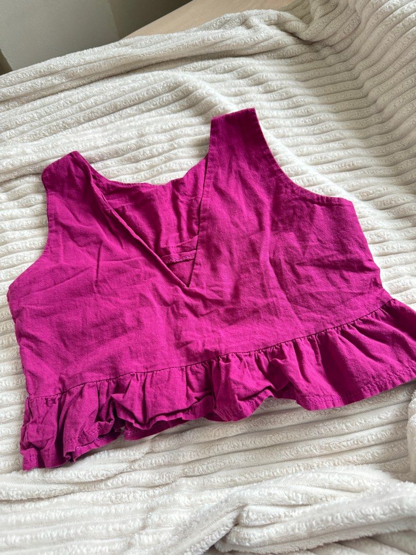 Magenta Peplum Linen Crop Top (Category: Sleeveless) located in Taguig. Submitted by _anythingpreloved (Listing ID 1307430647, Image 2). Description: .