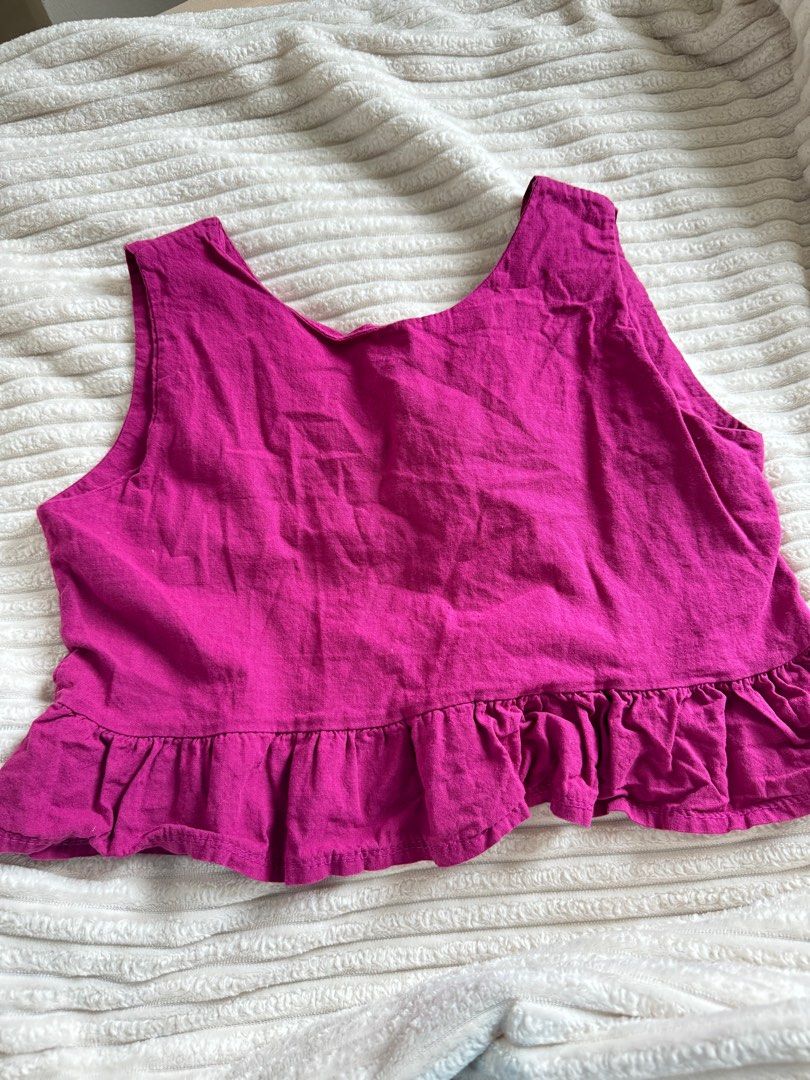 Magenta Peplum Linen Crop Top (Category: Sleeveless) located in Taguig. Submitted by _anythingpreloved (Listing ID 1307430647, Image 3). Description: .