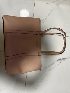 （分類：）位於 。 由 annalrr 提交（商品編號 1307525457，圖片 1）。簡介： 。