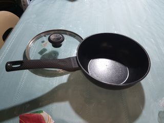 Mini wok pan with cover
