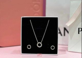 Pandora sparkling small circle necklace and stud earring set