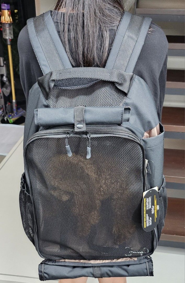 Pet backpack ( dog or cat) (Category: Homes & Other Pet Accessories) located in Makati City. Submitted by dshopph (Listing ID 1307491070, Image 1). Description: .