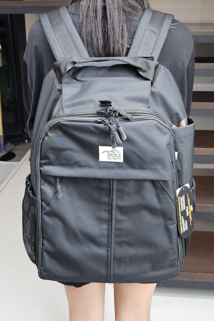 Pet backpack ( dog or cat) (Category: Homes & Other Pet Accessories) located in Makati City. Submitted by dshopph (Listing ID 1307491070, Image 3). Description: .