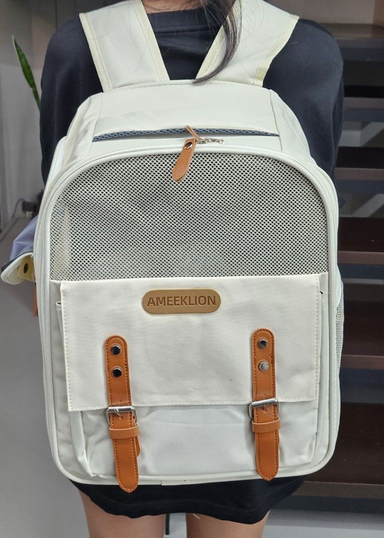 Pet backpack ( dog or cat ) (Category: Homes & Other Pet Accessories) located in Makati City. Submitted by dshopph (Listing ID 1307490927, Image 2). Description: .