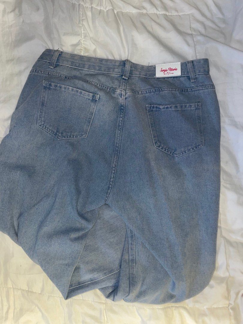 Sergio Vittorio Denim Jeans 3XL (Category: Jeans) located in Marikina City. Submitted by cookisilogs (Listing ID 1307469422, Image 3). Description: rfs: gipit sa height ko huhu, reccomended for 5’5-5’8 peeps my height: 5’11 Brand: Sergio Vittorio.