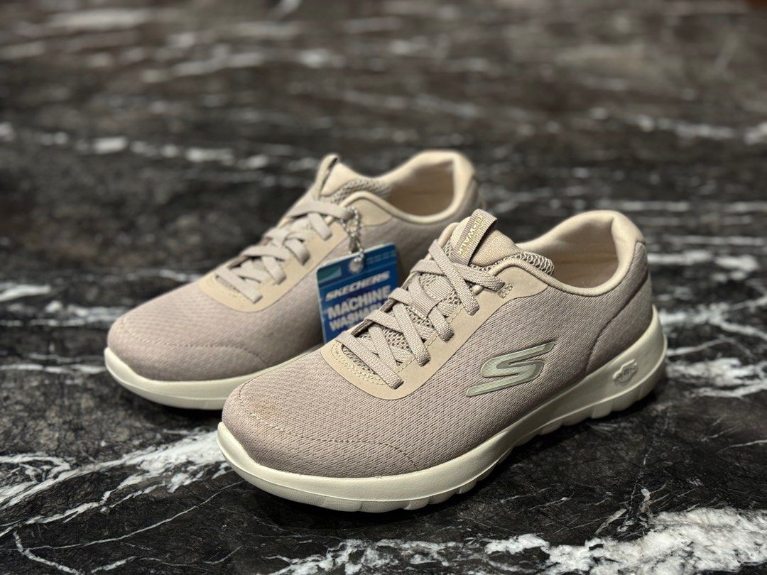 Sketchers shoes brand new gowalk