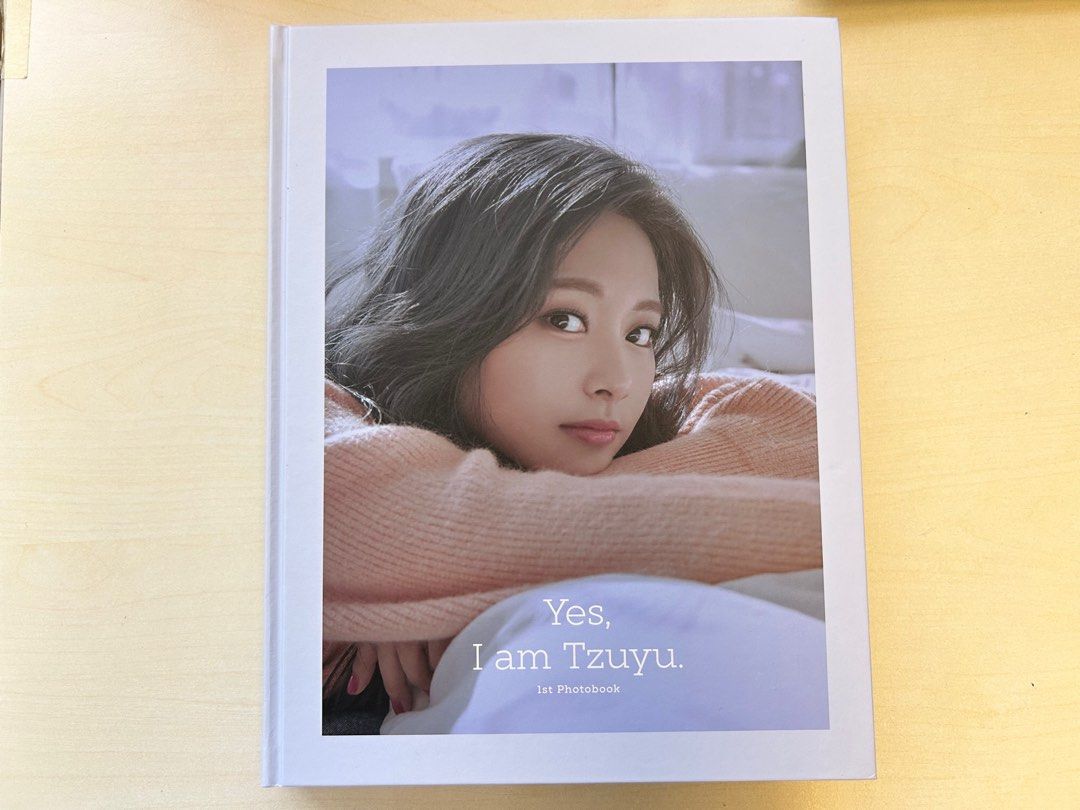 TWICE ツウィ 写真集 Yes, I am Tzuyu 1stフォトブック TWICE YES IAM