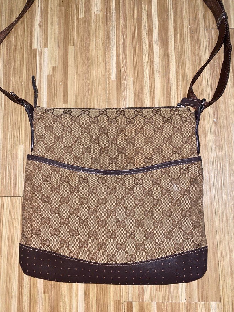 Vintage friendliest gucci sling bag