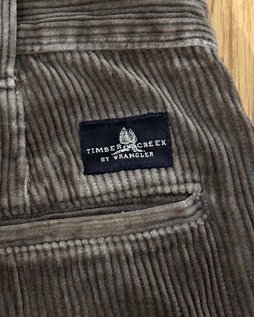 Wrangler timber creek pleated pants on sale