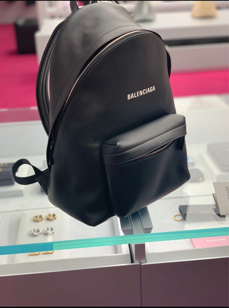 【美品】BALENCIAGA EVERYDAY BACKPACK L Balenciaga Everyday Logo-Print Leather Backpack | Hypebae