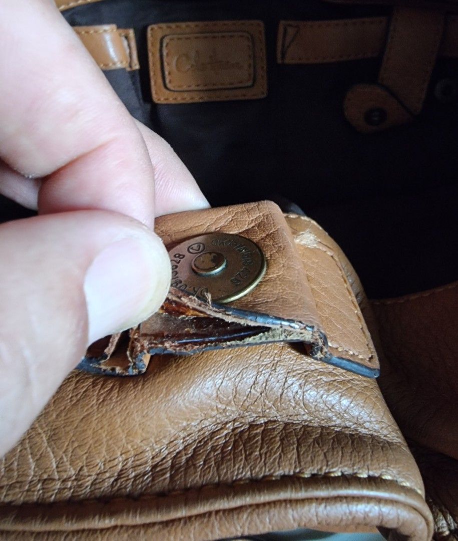 A USED COLE HAAN LADIES HAND BAG FOR SALE Women s Fashion Bags Wallets Shoulder Bags on Carousell