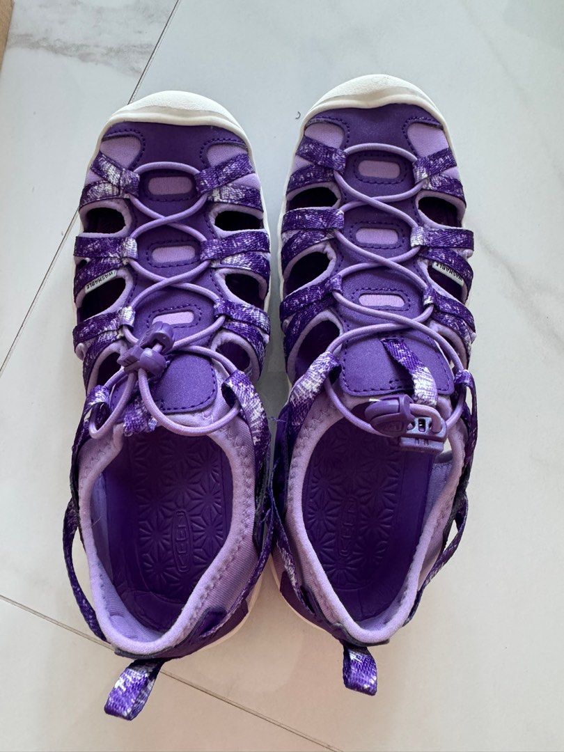 Bnib Keen Youth Moxie sandals (Category: Babies & Kids Fashion) located in Singapore. Submitted by erikape (Listing ID 1307576336, Image 1). Description: Brand new. Never worn out of the house. Only worn to try at home..