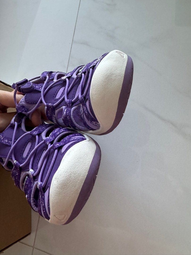 Bnib Keen Youth Moxie sandals (Category: Babies & Kids Fashion) located in Singapore. Submitted by erikape (Listing ID 1307576336, Image 3). Description: Brand new. Never worn out of the house. Only worn to try at home..