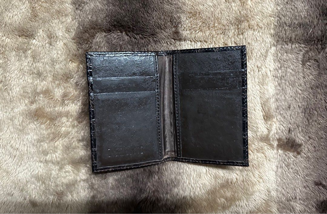 Card holder-minotti (Category: Announcements) located in Makati City. Submitted by neelojosue75925 (Listing ID 1307623907, Image 3). Description: Original,like new,no issue,genuine leather,150 na lng po...