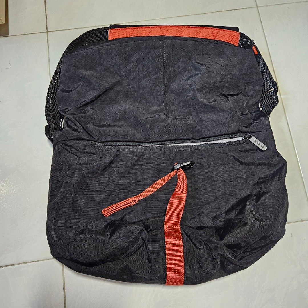 Crumpler zalora sales