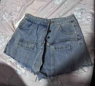(Category: ) located in . Submitted by clothesxosale (Listing ID 1307656314, Image 1). Description: .