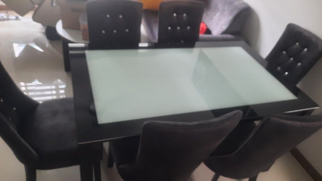 Dining Table (Category: Tables & Sets) located in Singapore. Submitted by norolynn1 (Listing ID 1307619487, Image 3). Description: I am selling it as i want to change to a smaller dining table . The materials are unscretchable( Good for people who own pets at home ) . Please help me clear . You will need to arrange your own delivery..