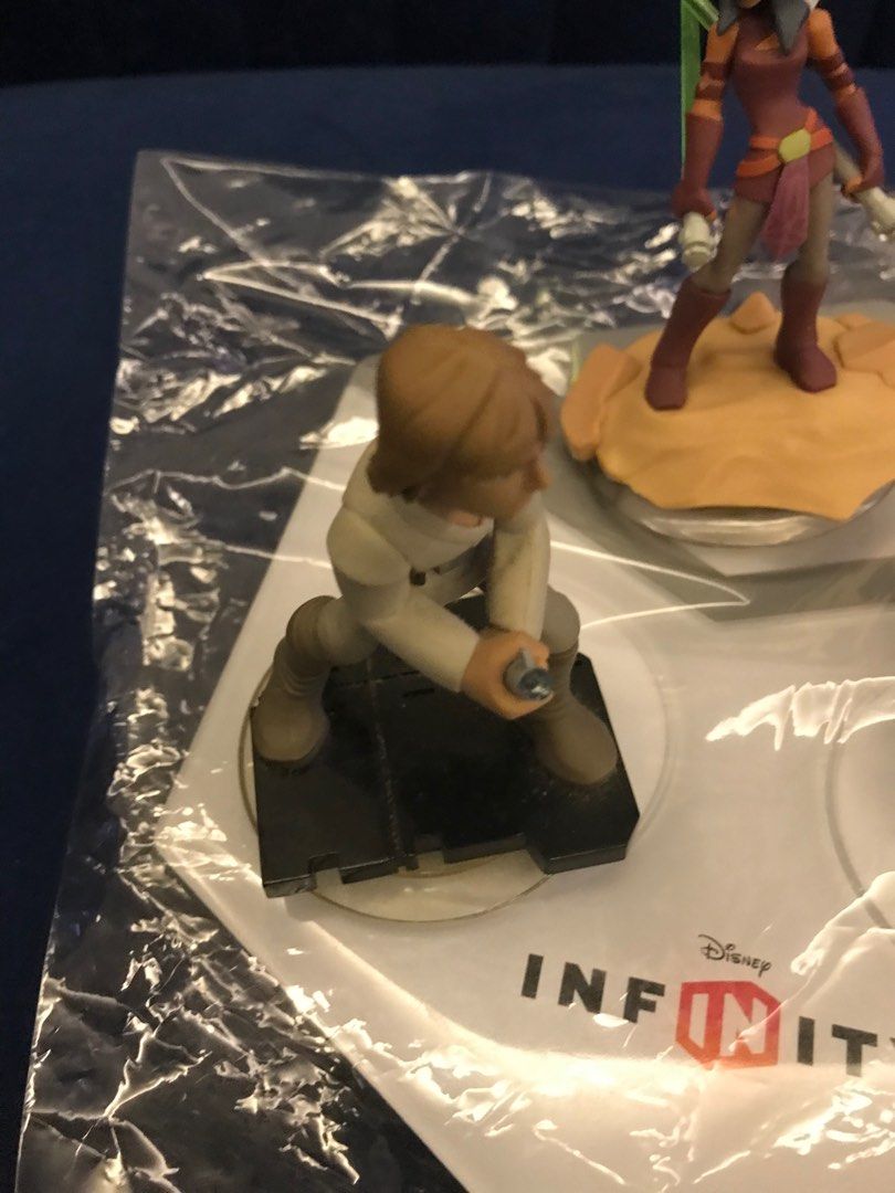 Disney Infinity Base Portal with 2 figures, Video Gaming, Gaming ...