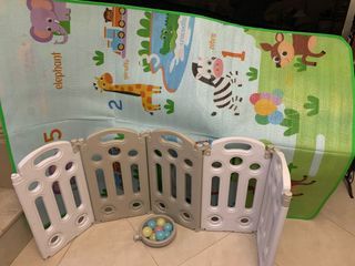 For Sale: Playpen (5 panels only) Comes with playmat