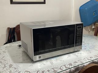 GE Microwave Oven Digital JEI2870 SPSS - 28L