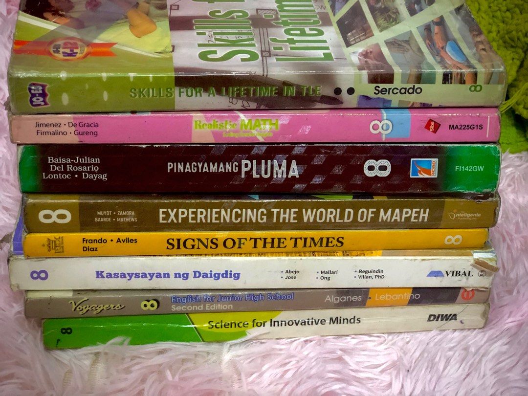 Grade 8 books for sale (Category: Textbooks) located in Rodriguez. Submitted by helpdisimpulsivegirldeclutter (Listing ID 1307649515, Image 1). Description: Hi selling my Son's grade 8 preloved books studied in private christian school books are all in good conditions slightly negotiable pwedeng pwede sa mga wise mom na tipidity living ☺️.