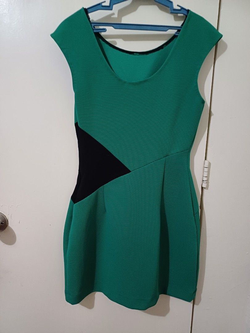 nails that go with sage green dress Guess by Marciano 1990s vintage y2k light military green dress main image 0