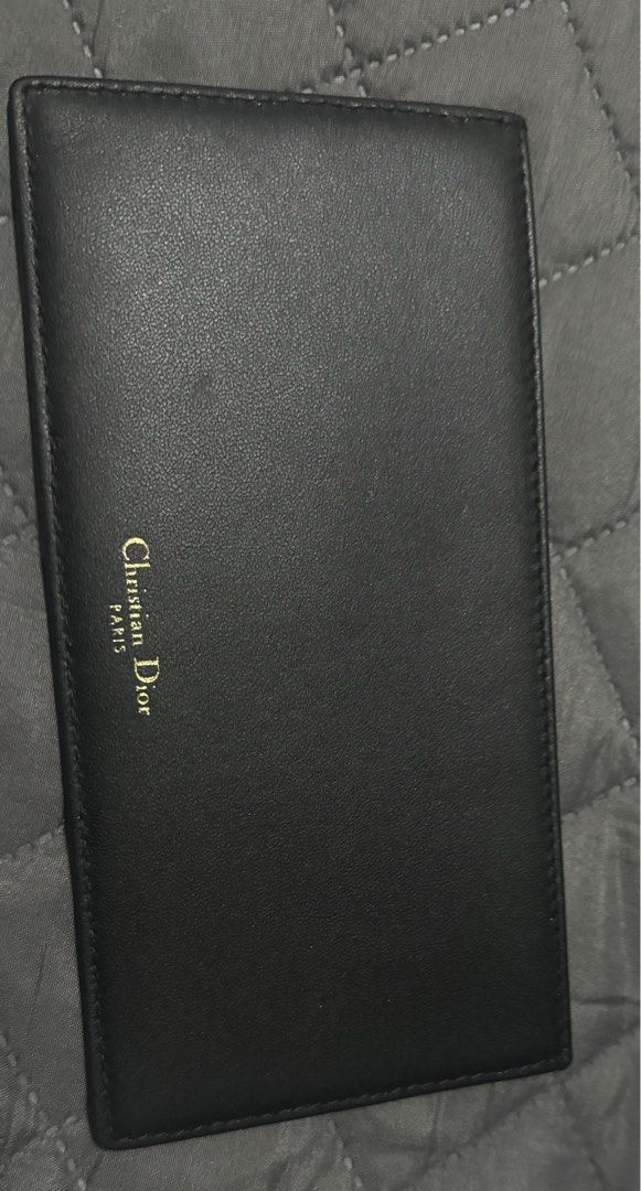 Inserts Cardholder (Category: Luxury Bags & Wallets) located in Rizal. Submitted by krisiey (Listing ID 1307712190, Image 1). Description: Havent been used but have marks due to improper storage.