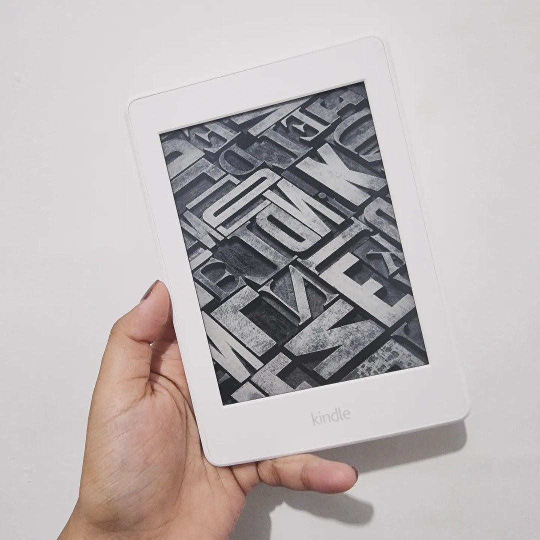 Kindle PPW 3 VGC (Category: E-Readers) located in Batangas. Submitted by zenwater.a733cf (Listing ID 1307620586, Image 3). Description: comes with cable.