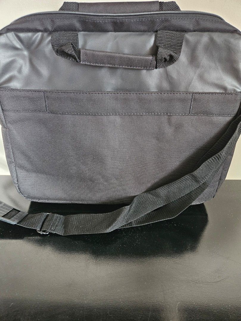 Lenovo Laptop Bag (Category: Laptop Bags & Sleeves) located in Las Pinas. Submitted by bellaprima888 (Listing ID 1307595203, Image 2). Description: Original Lenovo Laptop Bag Brand new. 15.6.
