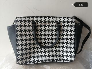 （分類：）位於 。 由 buzz1 提交（商品編號 1307624851，圖片 1）。簡介： 。