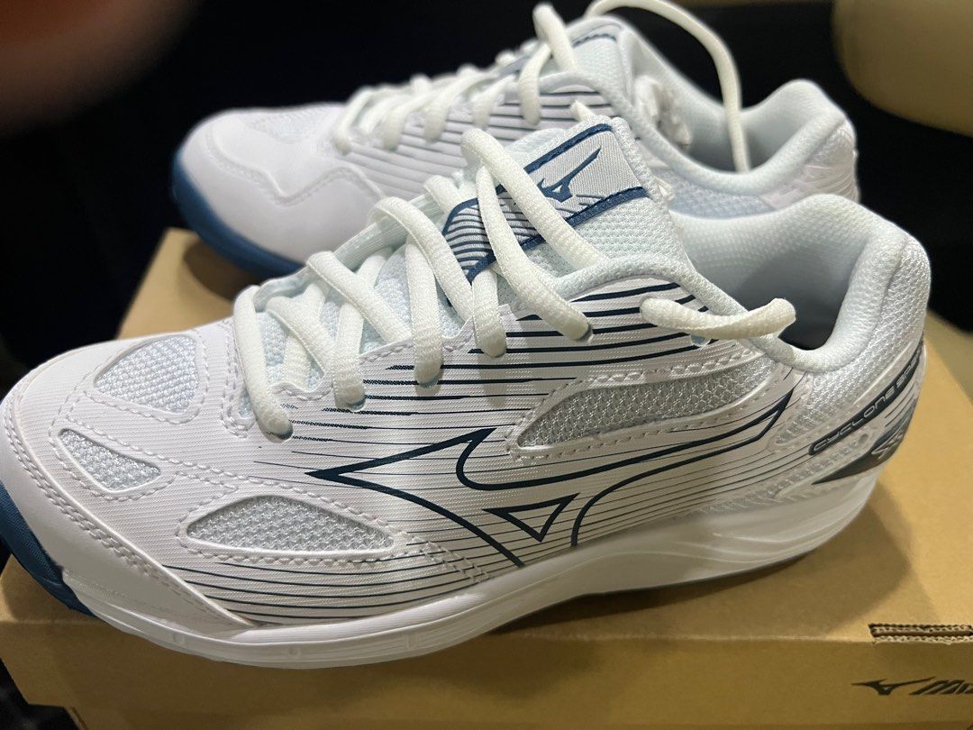 Mizuno indoor cyclone speed 4 Carousell