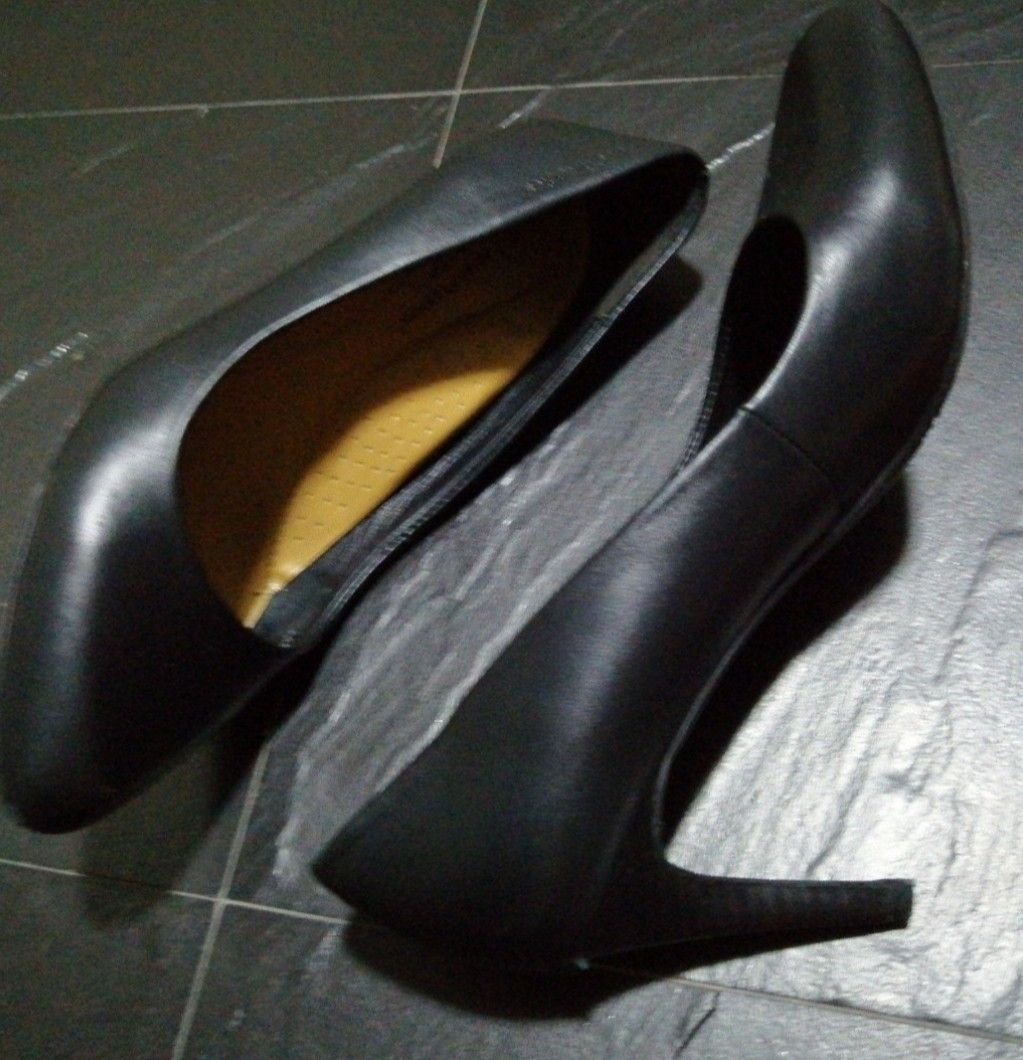 Very black heels on sale