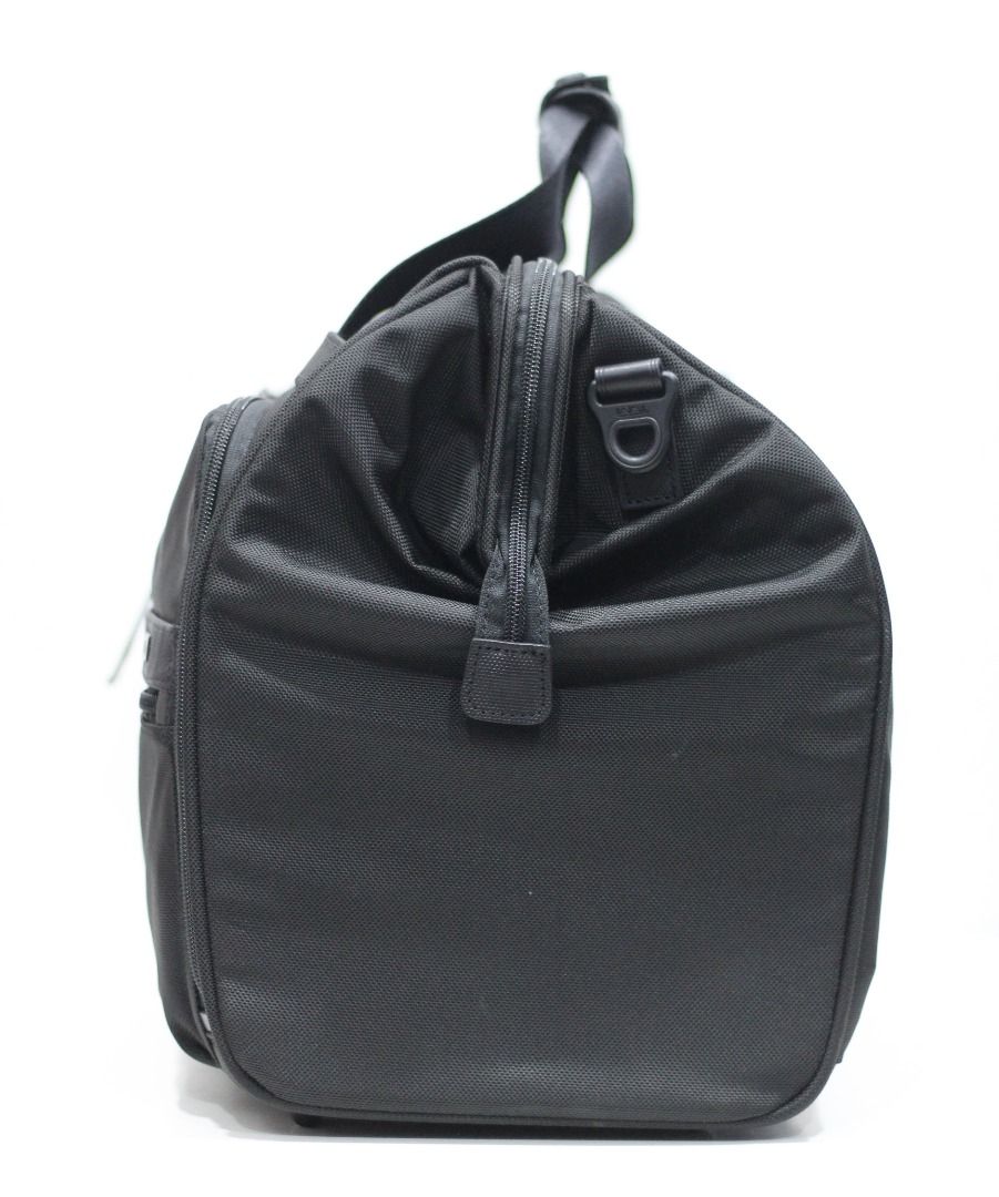 NEW Tumi 221261D2U Alpha 2 Framed Soft Duffel Bag overnight briefcase gym bag 18 cabin bag