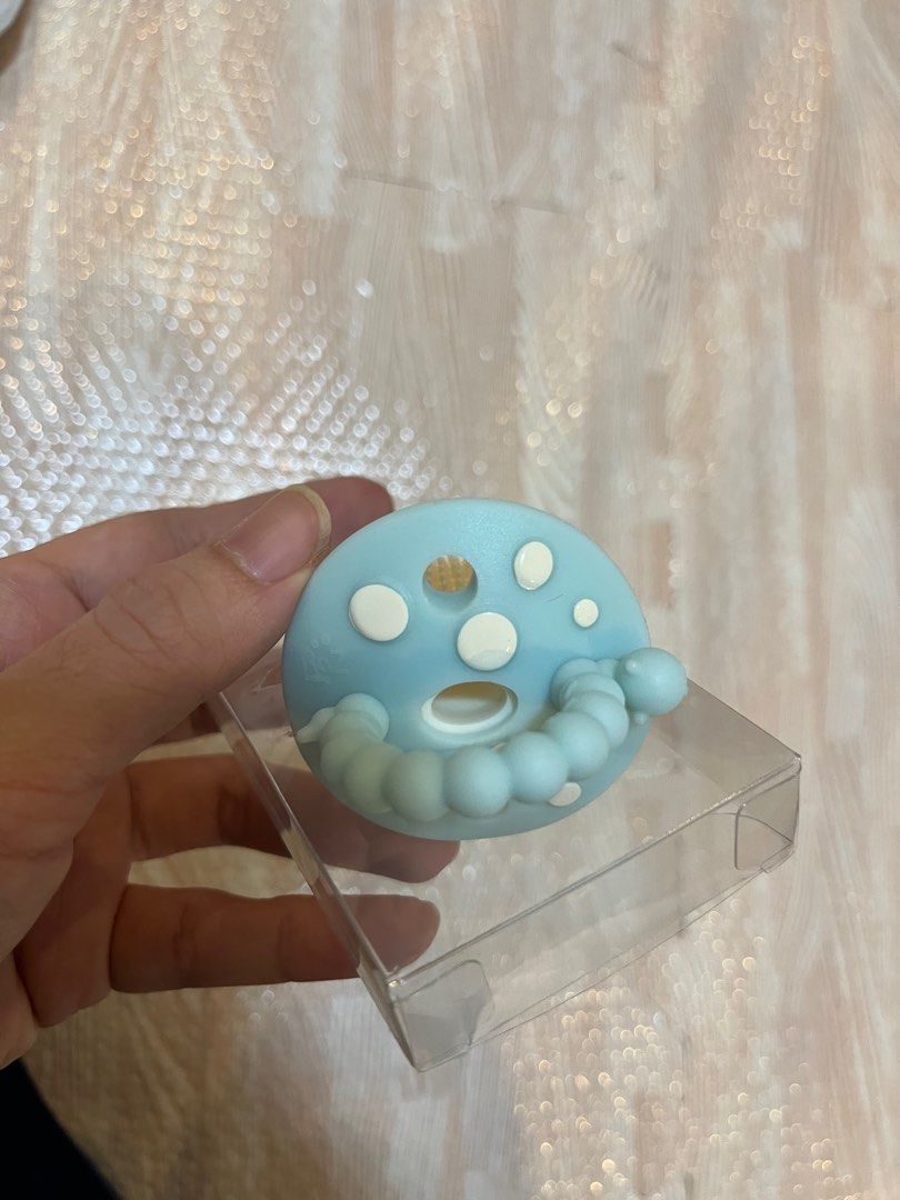Razbaby teether (Category: Soothers & Pacifiers) located in Quezon City. Submitted by bnsellacct (Listing ID 1307594366, Image 3). Description: Razbaby teether Blue.